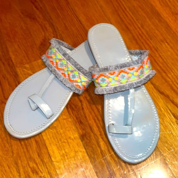 Aqrat grey patent leather flip flops size 38 boho fringe - Picture 1 of 7
